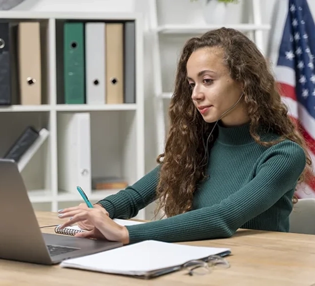 Mujer estudiando inglés